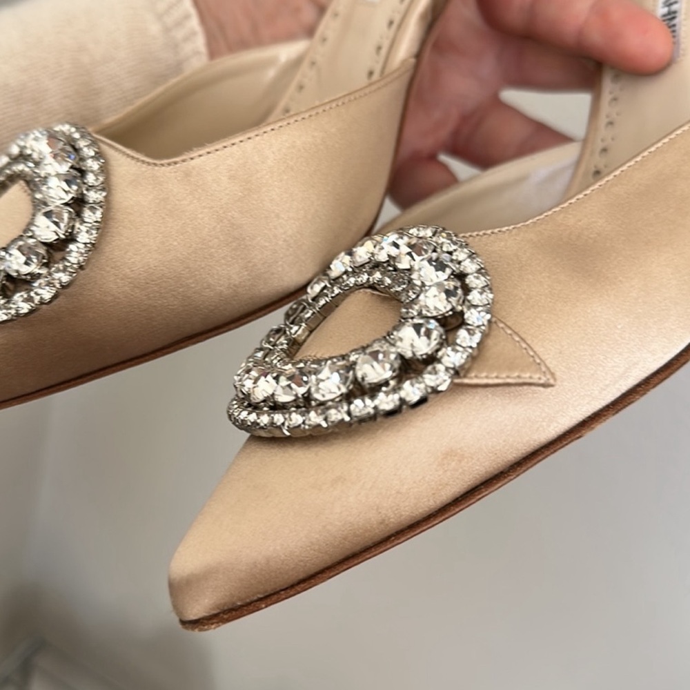 ❌❌SOLD❌❌✨Manolo Blahnik Crystal Heels ✨ - Picture 14 of 16